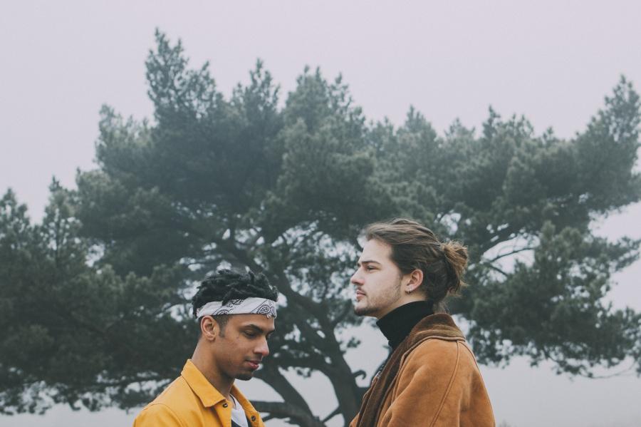 Luister naar hiphop van internationale allure op blackwave.’s eerste single ‘Flow’