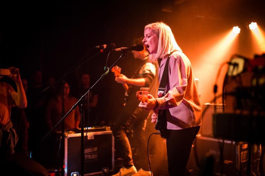 Foto’s Alvvays + Alaskalaska, Trix, 16 september 2017