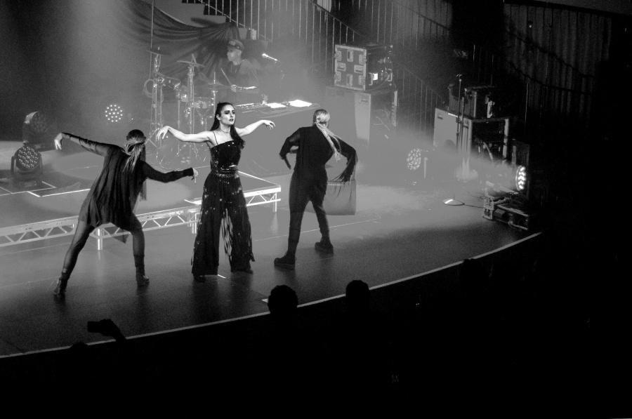 Foto’s Banks + A. CHAL in La Madelaine Brussel
