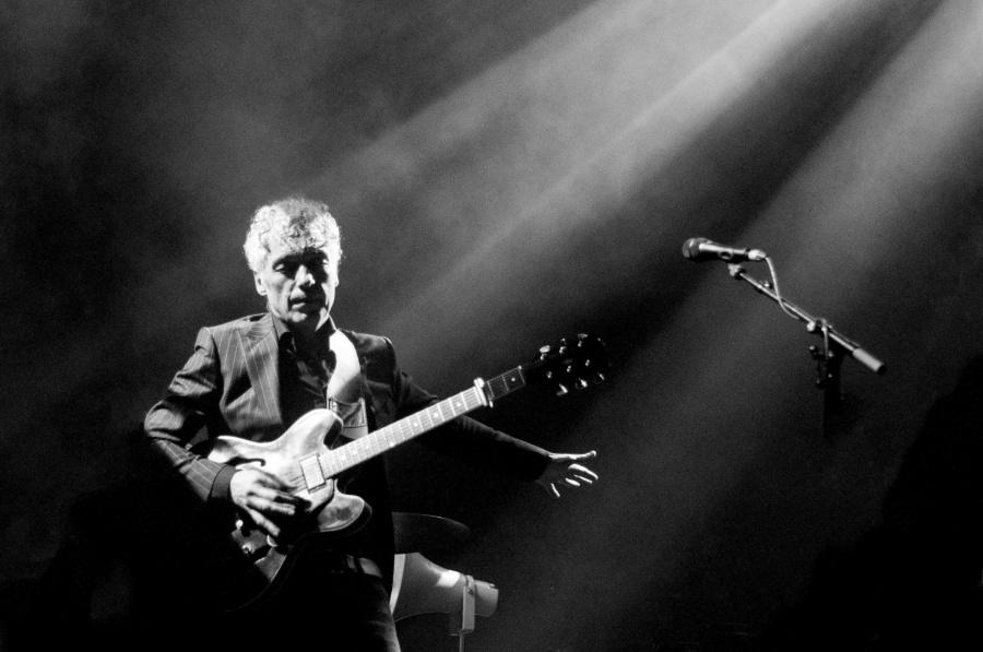 Spinvis kondigt nieuw album ‘7.6.9.6’ aan met ep ‘Scherven van jou’