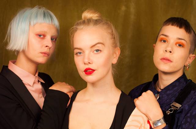 Première: Londens punktrio Dream Wife beukt er intelligent op los met single ‘F.U.U.’