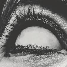A Place To Bury Strangers gaat voor naturel op ‘Pinned’