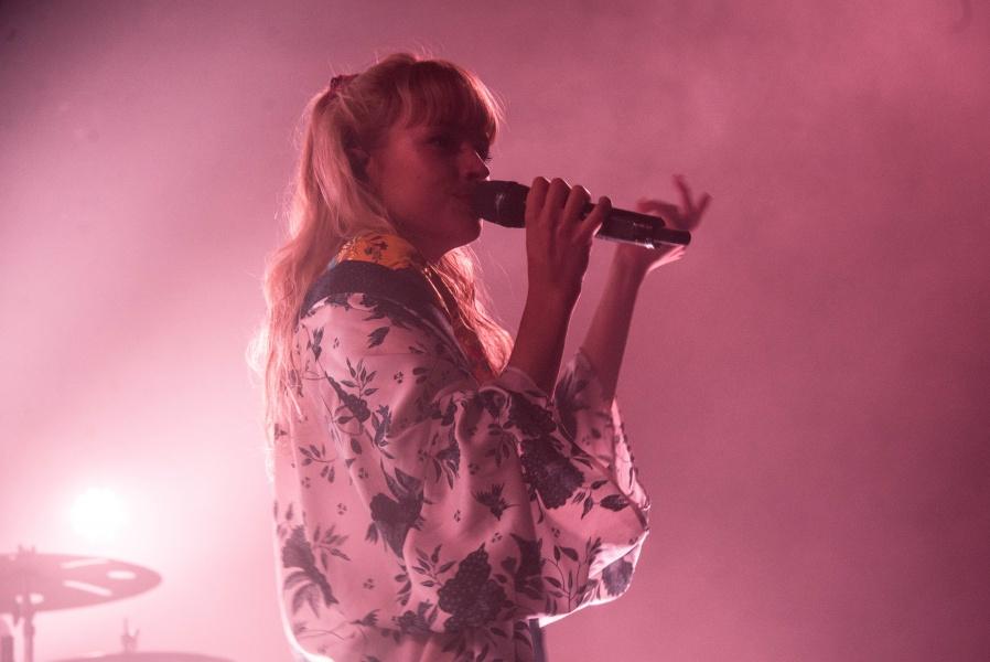 Dour kondigt eerste namen aan met Angèle, Flume, black midi, oklou, Nubya Garcia en meer