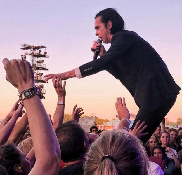 Nick Cave slaat en zalft op Rock Werchter 2018