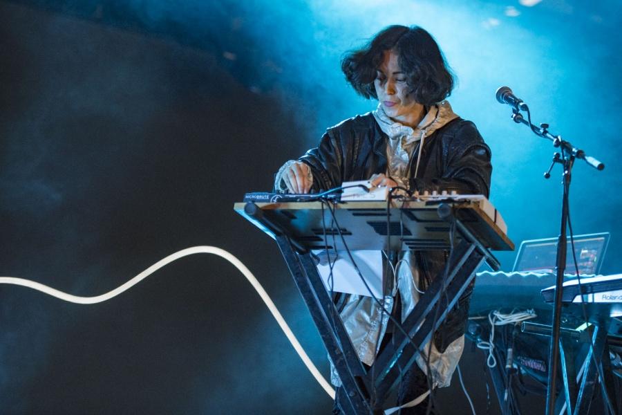 Kelly Lee Owens kondigt derde album ‘LP.8’ aan met nieuwe singles