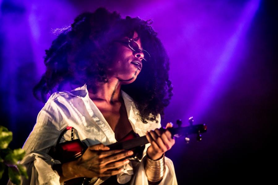 Sudan Archives kondigt debuutalbum ‘Athena’ aan, luister single ‘Confessions’