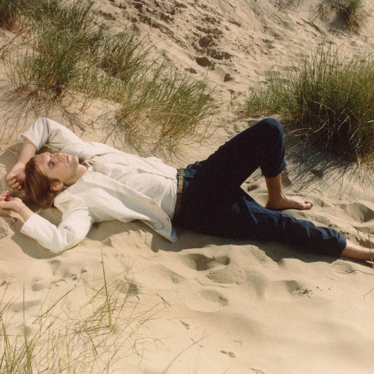 Jaakko Eino Kalevi’s ‘Out of touch’ is de zorgeloosheid voorbij