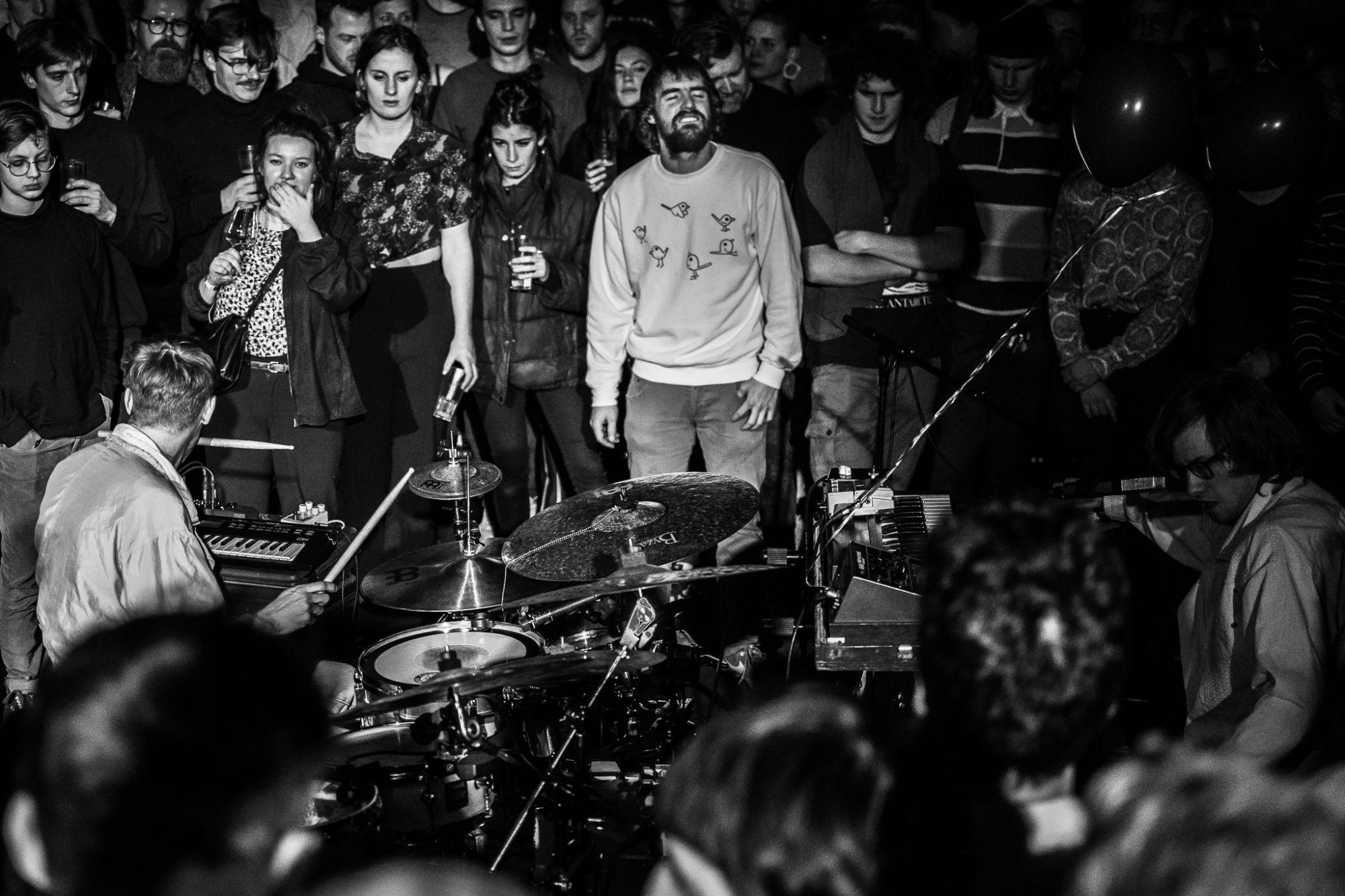 De ledematen loszwieren met hiphop en electronica op dag één van We Are Open