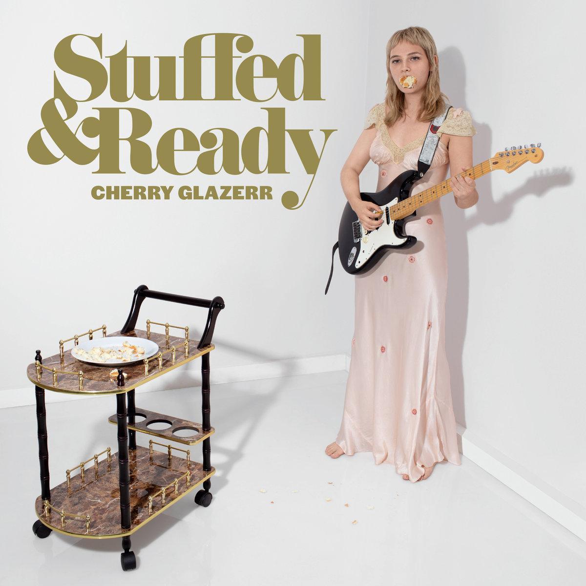 Cherry Glazerr mixt gitaargeweld met een snuifje xanax op ‘Stuffed & ready’