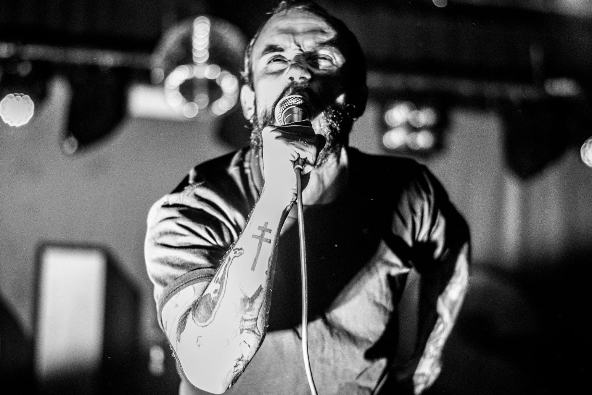 IDLES heeft nieuw album ‘Crawler’ klaar, luister single ‘The beachland ballroom’