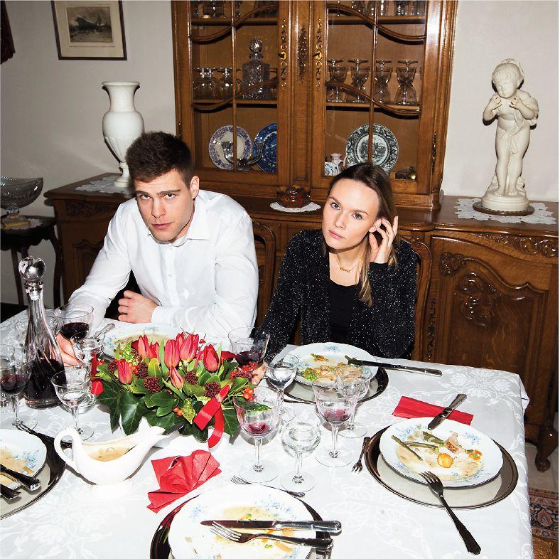 Alle servies sneuvelt tijdens SONS’ ‘Family dinner’