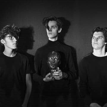 Première: HYPER! debuteert met strakke rock’n roll op ep ‘Breakfast’