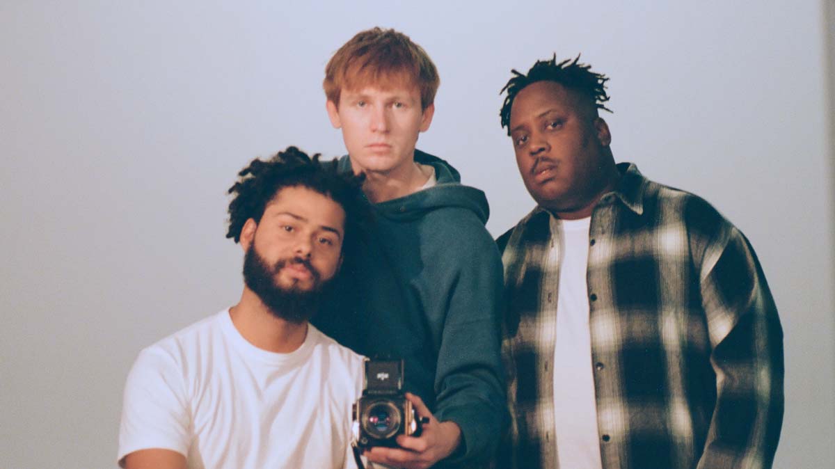 Injury Reserve geeft een (letterlijk) flitsende show in Trix