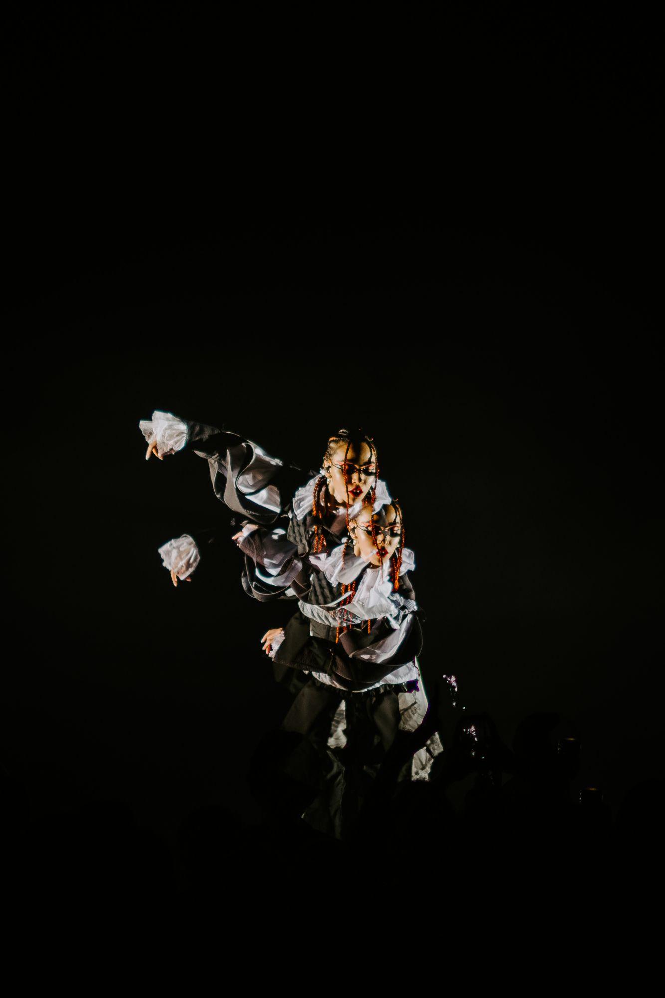 FKA twigs vertaalt haar muziek naar intiem totaalspektakel in Cirque Royal