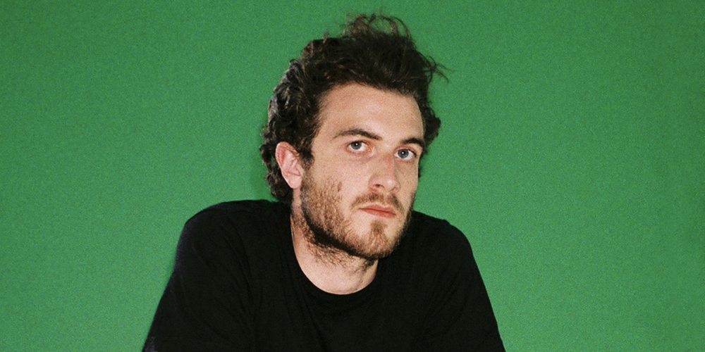Nicolas Jaar brengt volgende week nieuw album uit als Against All Logic, luister samenwerking met FKA Twigs