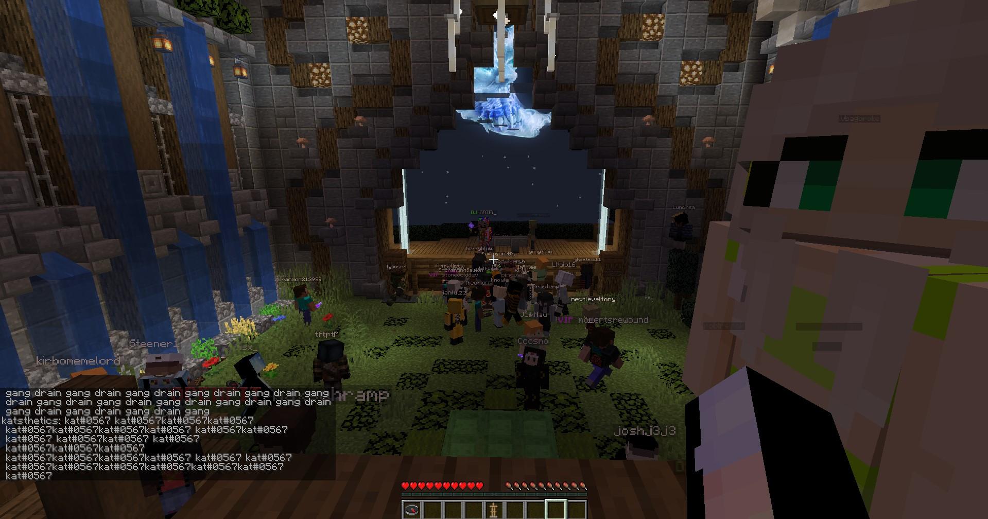 Het Minecraftfestival van 100 gecs was een lichtpunt in concertloze tijden