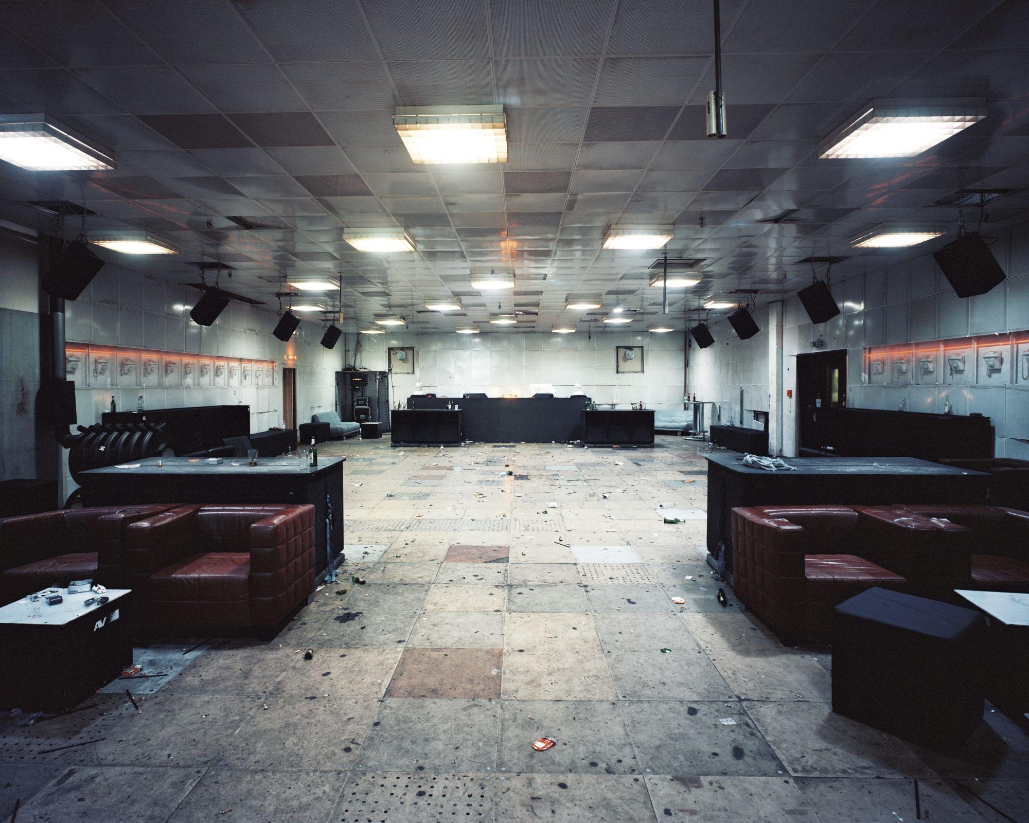 Rave New World #2: De ideale club