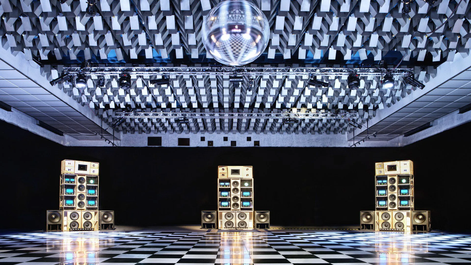 DESPACIO vult twee keer Wintercircus