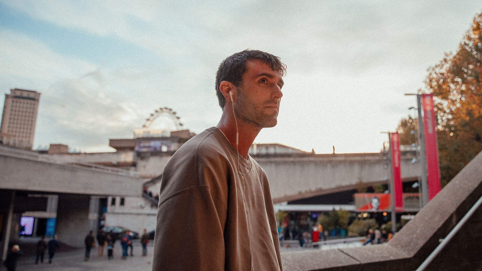 Fred Again.. kondigt nieuw album ’ten days’ aan