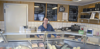 Traditionellt rökt fisk ett måste på påskbordet