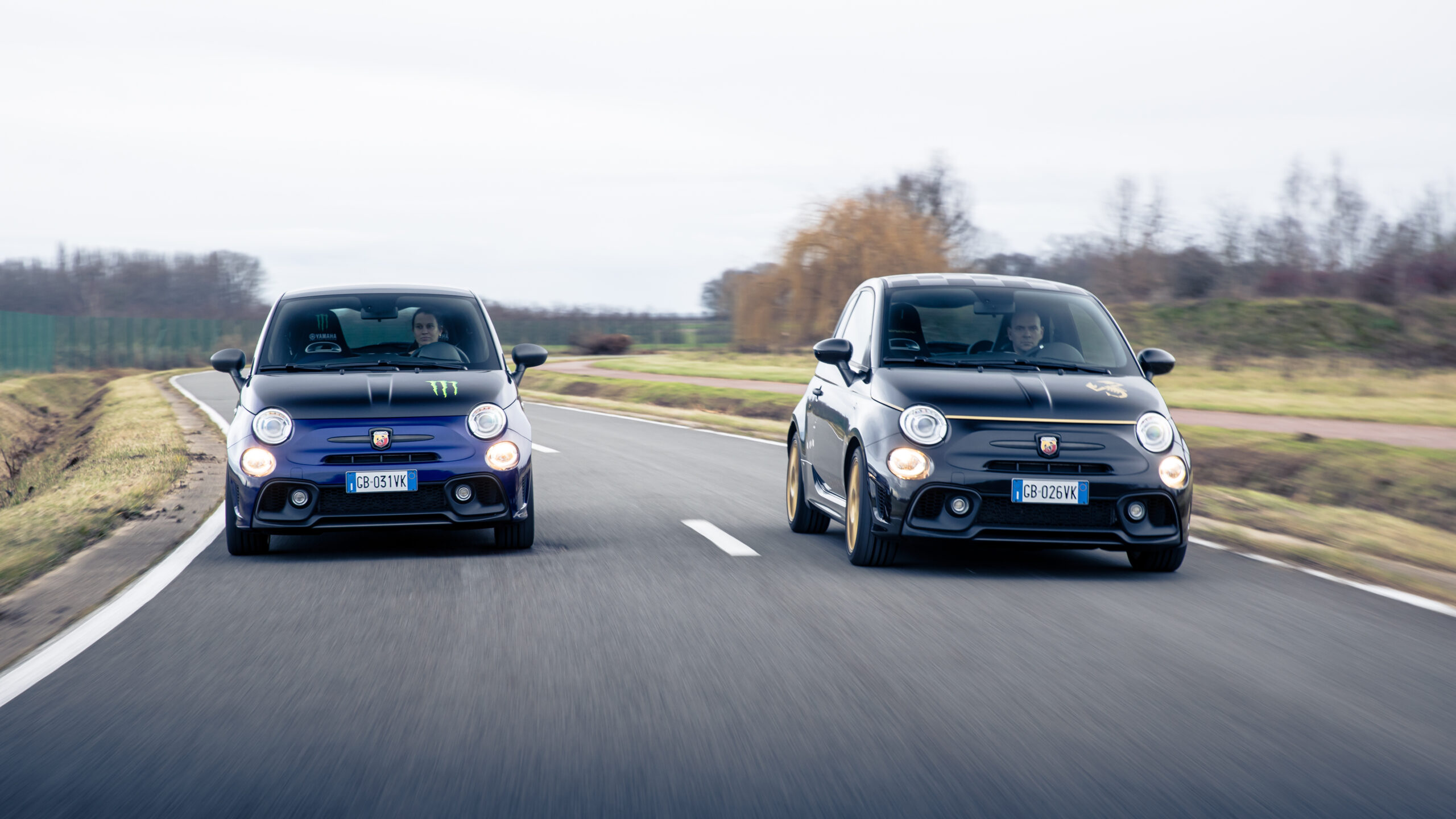 Dubbeltest: Abarth 595 Scorpioneoro en Monster Energy Yamaha