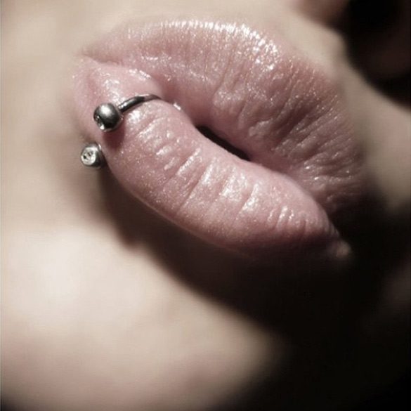 lip-piercing1