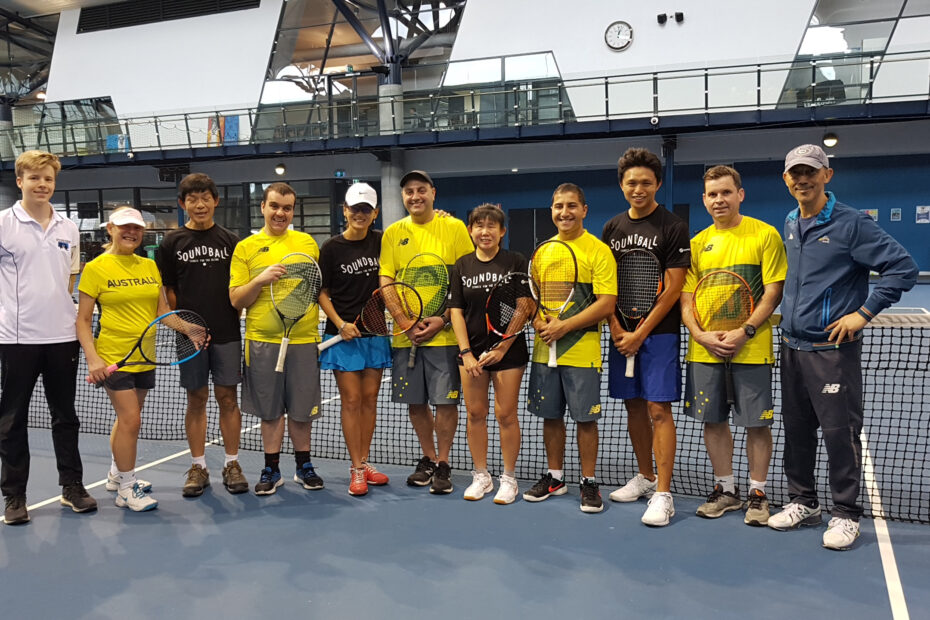 The Australian and Singapore teams during the 2019 blind tennis exchange in Melbourne.