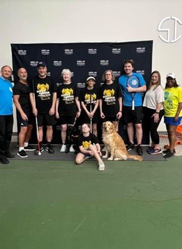 Fotografías de los participantes en la primera conferencia y torneo de tenis para ciegos de la USTA en Orlando, Florida.