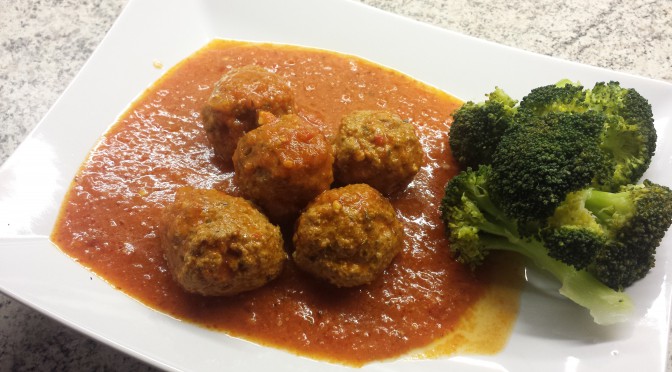 Italienska Frikadeller i tomat-och paprikasås.