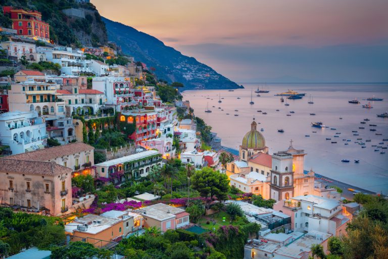 Guide to Positano: Top Things to Do & When to Visit