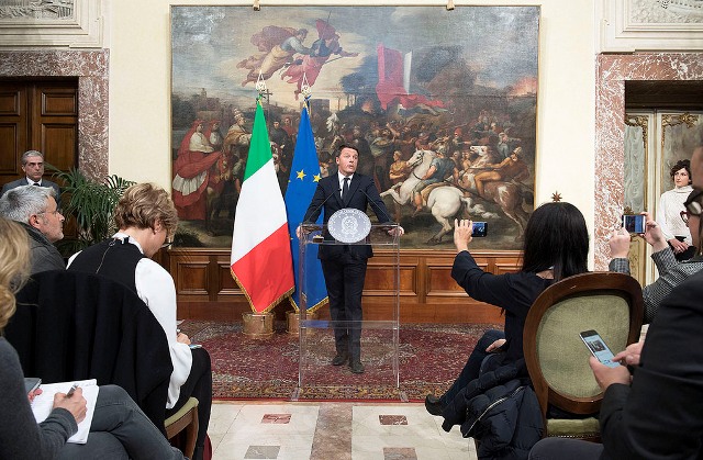 Governo ed elezioni: giornate convulse per i partiti