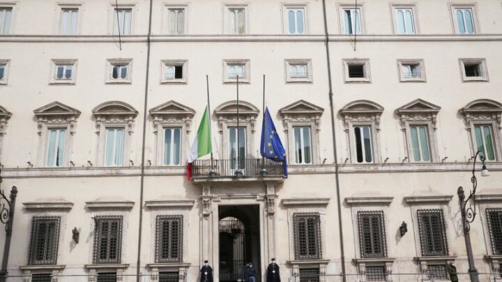 Covid, per la Consulta Dpcm non ha dato potestà legislativa al premier