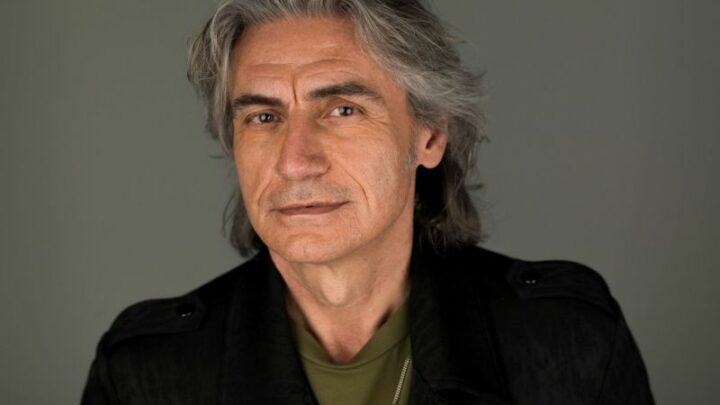 Luciano Ligabue, il 3 maggio esce l’autobiografia “Una storia”