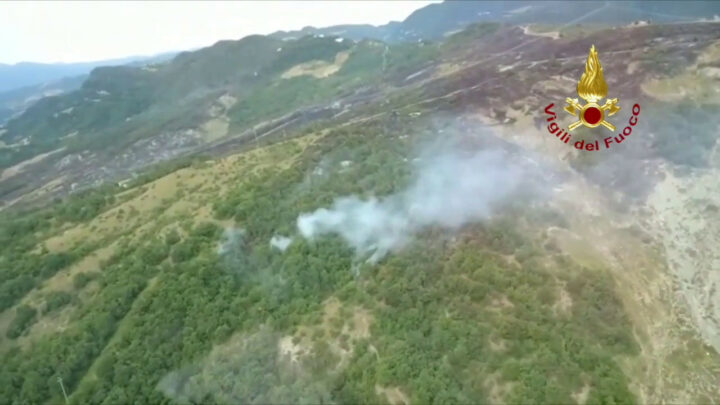 Incendio sull’Appennino Bolognese, le immagini dei boschi bruciati