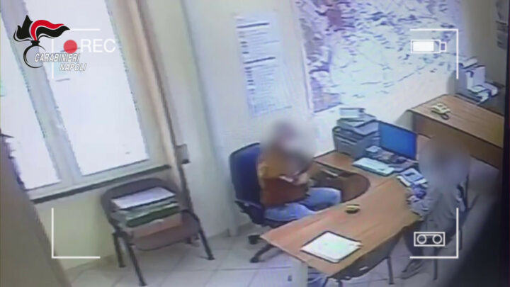 Denaro e sesso in cambio di favori, 13 misure cautelari nel napoletano
