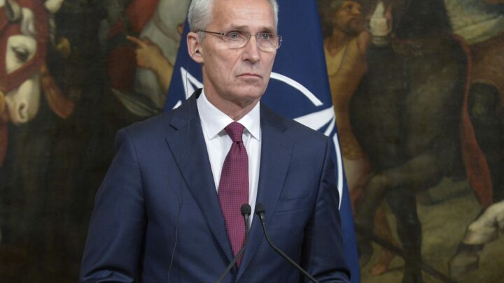 Si chiude il vertice Nato, Stoltenberg “Ucraina più vicina all’Alleanza”