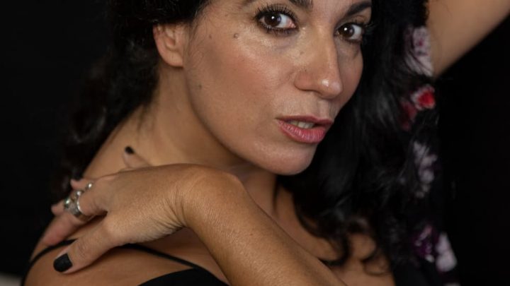 Dicembre a Sala Ichòs: storie, poesia e passione sul palcoscenico