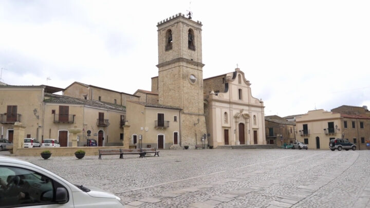 Palazzo Adriano, da set cinematografico a borgo “smart” con Open Fiber