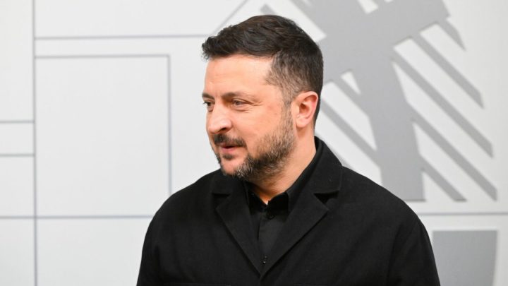 Zelensky “Sentito Trump per auguri, abbiamo discusso di pace”. Anche Putin chiama il tycoon