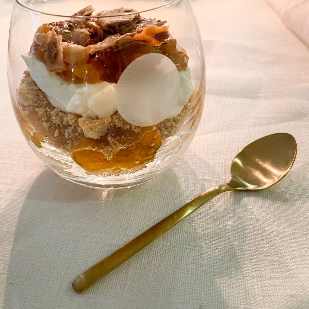 Hjortroncheesecake i glas med dumlesmul - I Vårt Kök