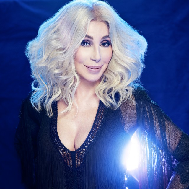 Cher: Var det et fly? Var det Super Woman? Nej, det var Askepot – men en koncert? Njah