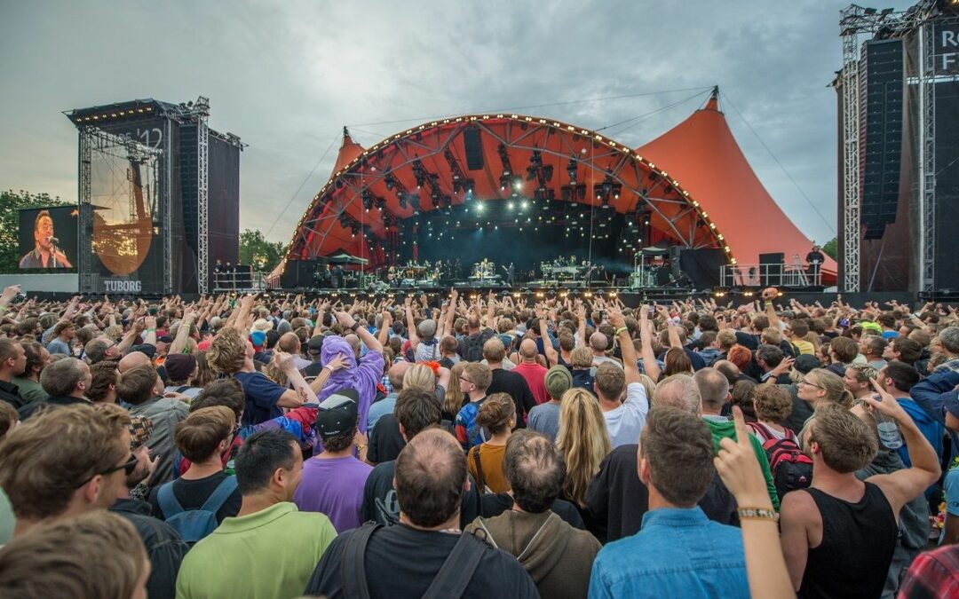 Roskilde Festival – Ny uomgængelig bog om det orangehovedede fabeldyr