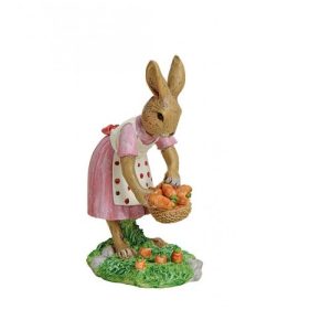 Kanin trækker gulerødder.