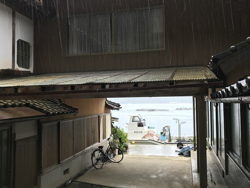 Fuldt renoveret Ine Funaya båshus med udsigt til ny båd
