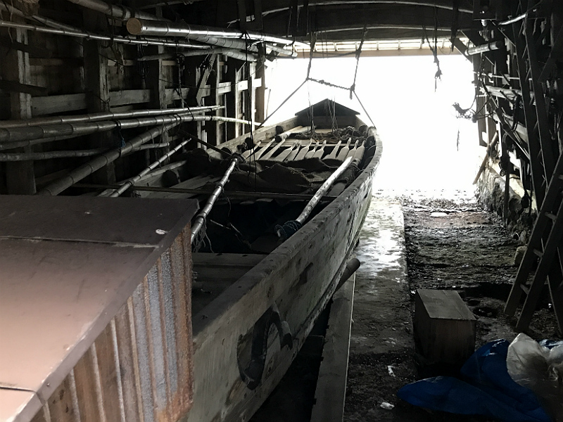 Traditionelt Ine Funaya båthus set indefra
