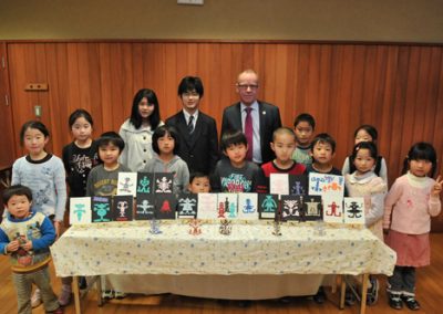 Participants at Danish Paper Cut Artist Torben Jarlstrøm Clausen's workshop at Andersen Park, Funabashi, Japan