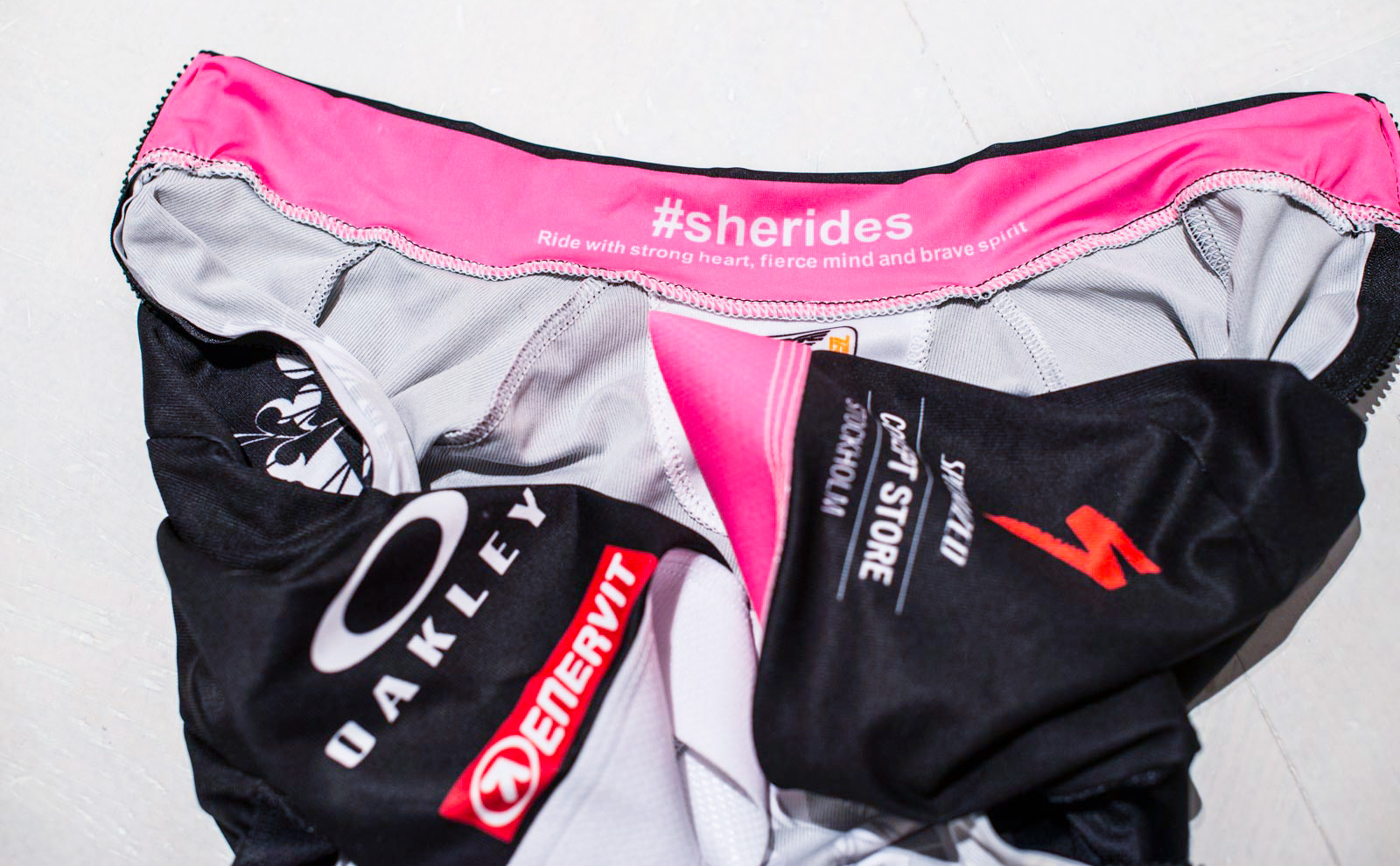 she-rides-cycling-gear-7