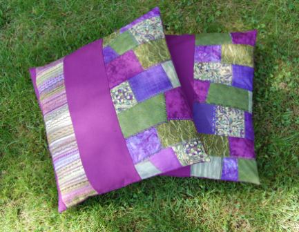 Puder med crazy patchwork og 1001 nats stof.