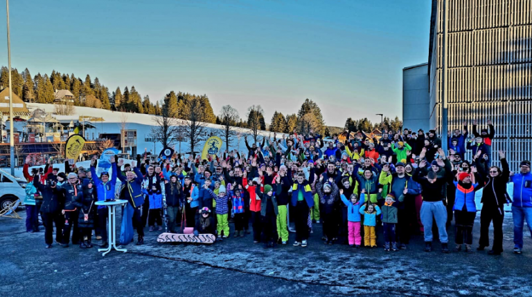 Schneespaß XXL: 400 Wintersportfans stürmen den Feldberg!