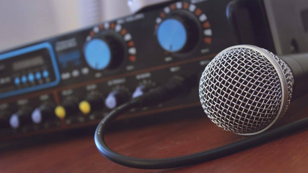 Dynamisk mikrofon til optagelse af sang eller tale.